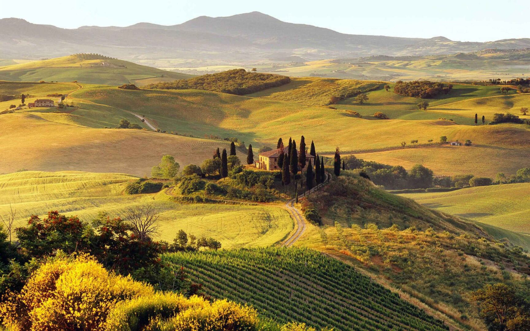 A beautiful view of the countryside in tuscany.